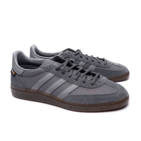 adidas Handball Spezial en gris oscuro, negro y caramelo 